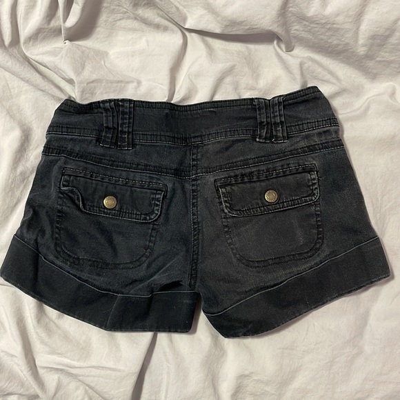 ONLY Shorts - Picture 2 of 2